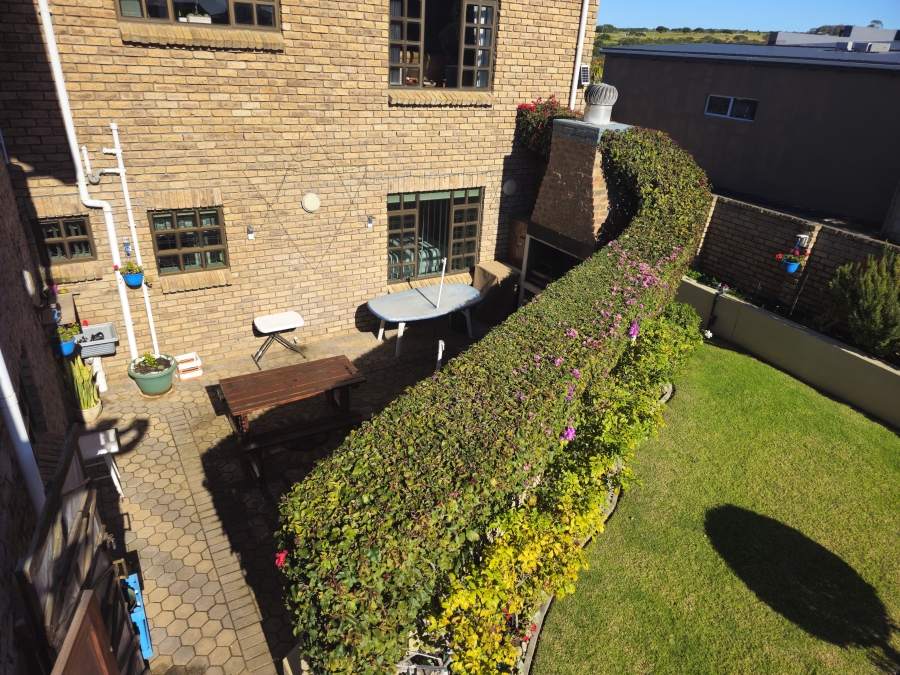 5 Bedroom Property for Sale in Stilbaai Wes Western Cape